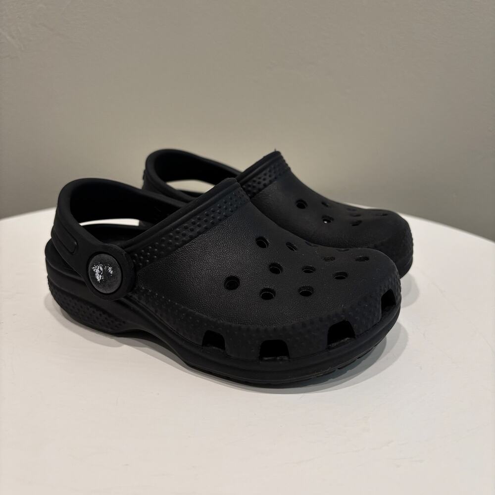CROCS Kids Classic Clog in Black